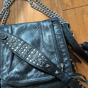 Magnificent hardware. ASH Bag! Pre-loved. Grab it while it’s Hot!!!